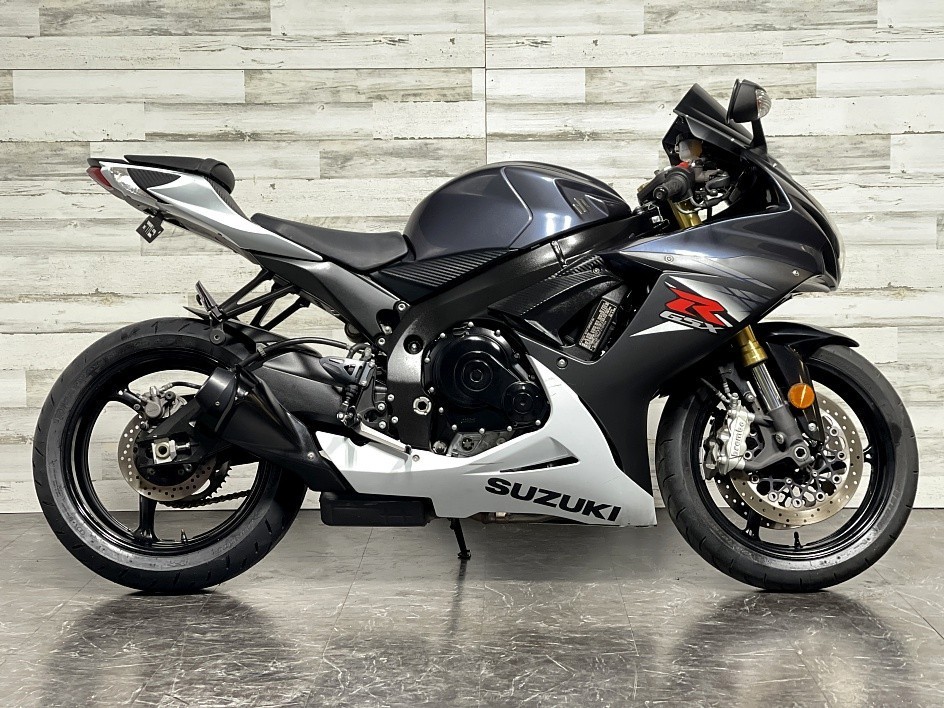 2015 Suzuki gsx r750cc available